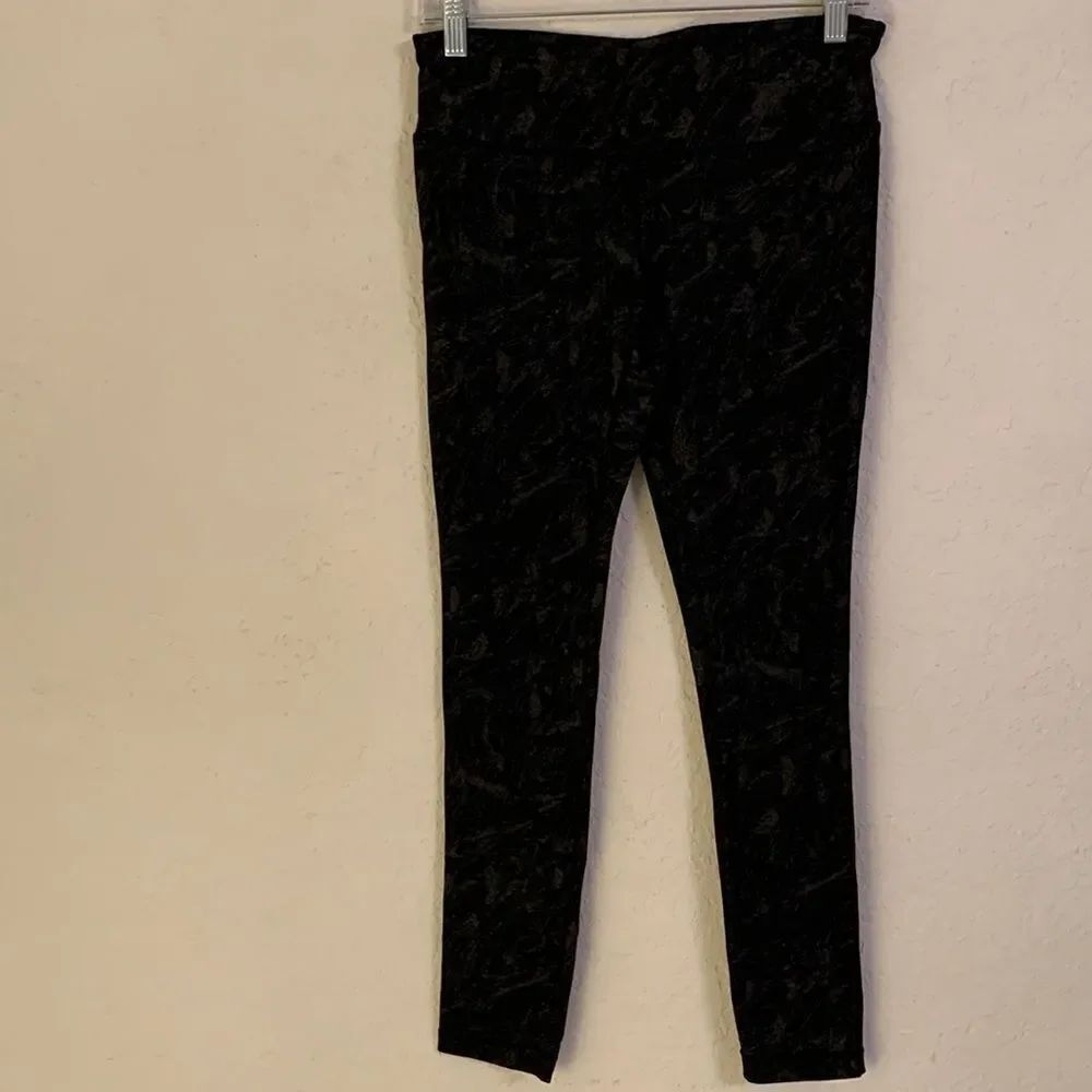 Kirkland Signature Athletic Black Legging Women’s Size S